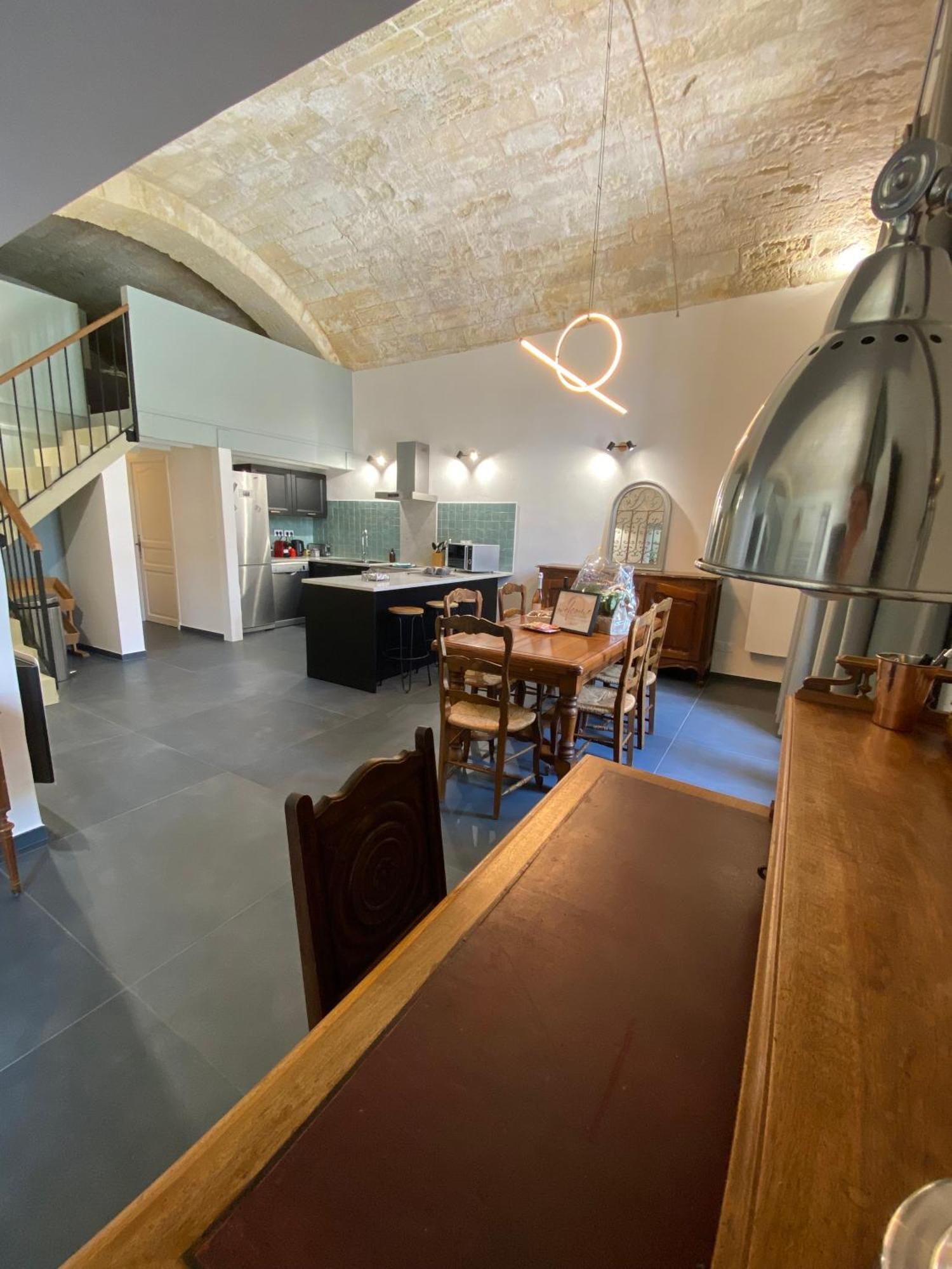 Appartement Avec Piscine Privee Dans Residence Pour 6 Personnes Uzes Exterior photo