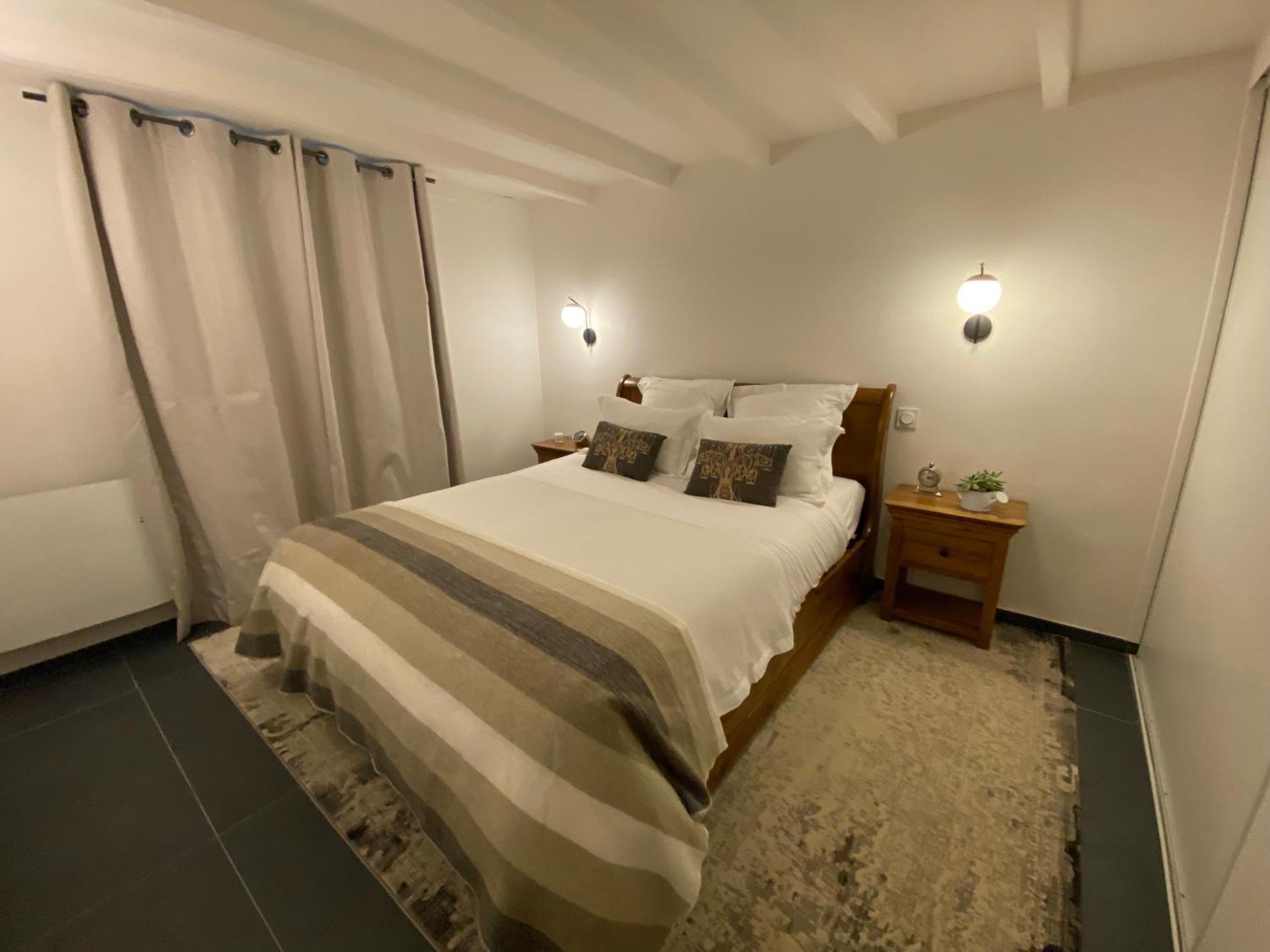 Appartement Avec Piscine Privee Dans Residence Pour 6 Personnes Uzes Exterior photo