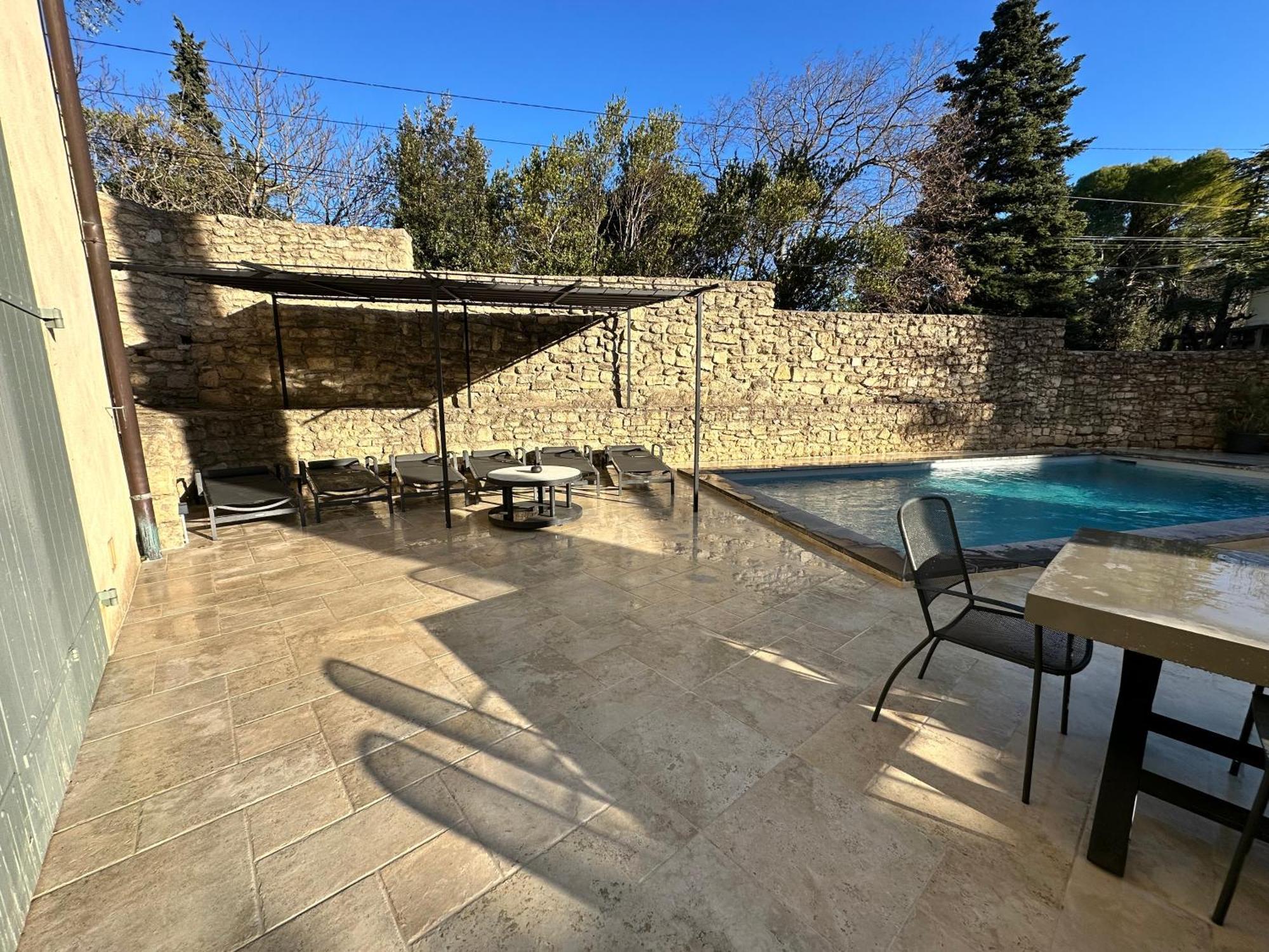 Appartement Avec Piscine Privee Dans Residence Pour 6 Personnes Uzes Exterior photo