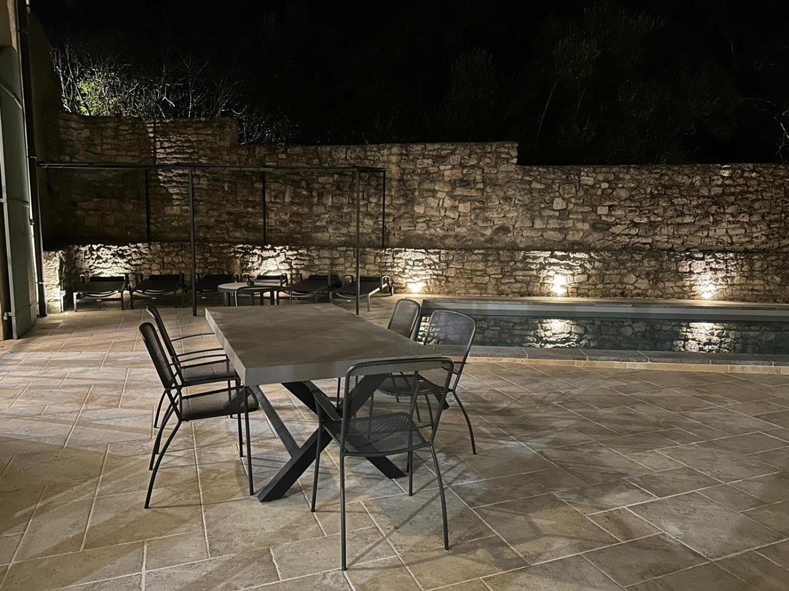 Appartement Avec Piscine Privee Dans Residence Pour 6 Personnes Uzes Exterior photo
